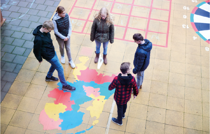 Kinderen op een schoolplein